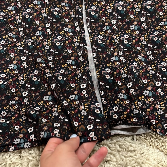Flower print midi skirt with buttons - Picture 3 of 5